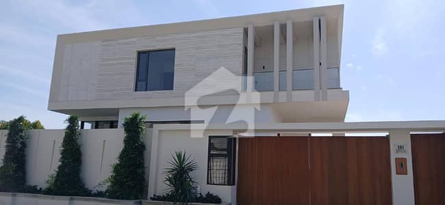 ڈی ایچ اے فیز 8 ڈی ایچ اے ڈیفینس,کراچی میں 6 کمروں کا 2 کنال مکان 70.0 کروڑ میں برائے فروخت۔