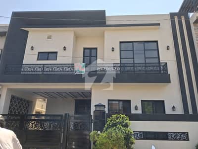 9 Marla House for Sale in Bankers Avenue Cooperative Housing Society Lahore Prime Location