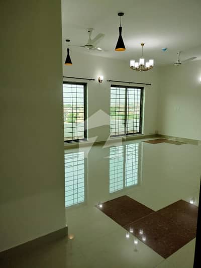 10 MARLA 3 BEDROOM FLAT AVAILBLE FOR RENT IN ASKARI 11 LAHORE