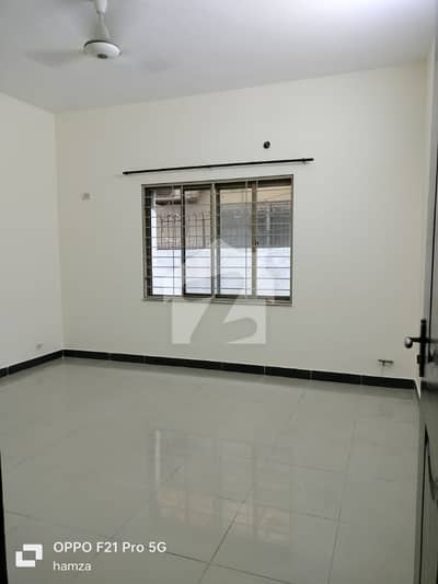 20 MARLA 4 BEDROOM HOUSE AVAILBLE FOR RENT IN ASKARI 11 LAHORE