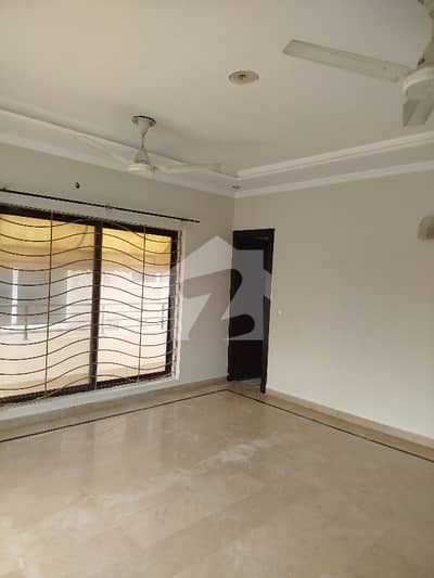 Upper Portion Available For Rent Upper Portion Available For Rent