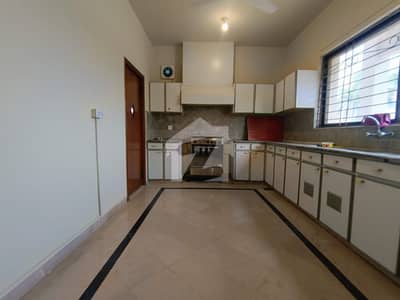 One Kanal Beautiful Upper Portion Available For Rent Ideal Location Dha Lahore.