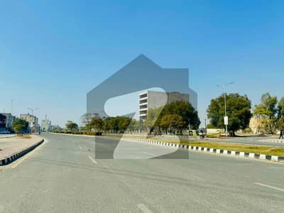 لیک سٹی ۔ سیکٹر ایم ۔ 6 لیک سٹی,رائیونڈ روڈ,لاہور میں 10 مرلہ رہائشی پلاٹ 2.9 کروڑ میں برائے فروخت۔