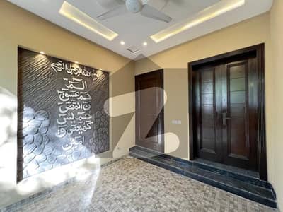 لیک سٹی - سیکٹر ایم-7بی لیک سٹی,رائیونڈ روڈ,لاہور میں 4 کمروں کا 5 مرلہ مکان 2.65 کروڑ میں برائے فروخت۔