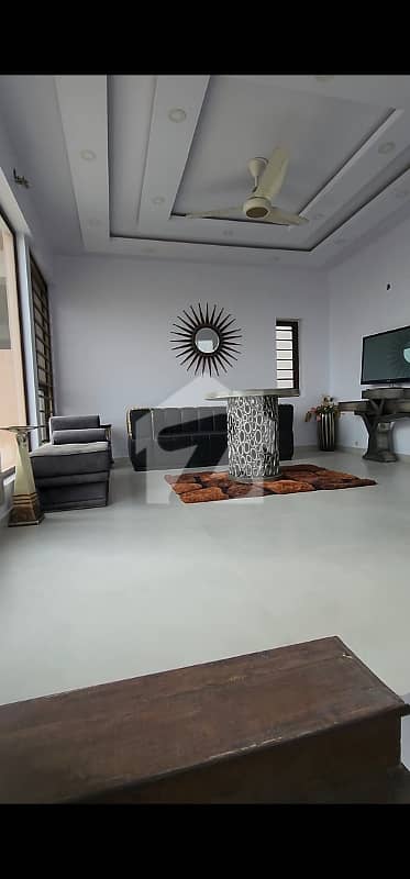 4500 Square Feet 3 Level Penthouse Breathtaking Views Of Airport. . Available For Sale