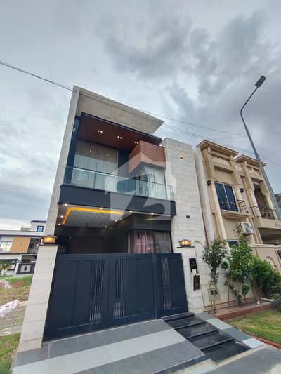 **5 Marla Luxury Furnished House For Sale In Park View City, Lahore. **