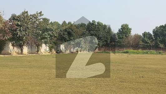GOLFER LANE 1 MAUZA THEATHRE BEDIAN ROAD 106 MARLA FARM HOUSE PLOT FOR SALE (5K 6M Plot )