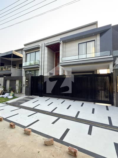 1 KANAL BRAND NEW ULTRA MODERN DESIGN HOUSE FOR SALE IN DHA RAHBER