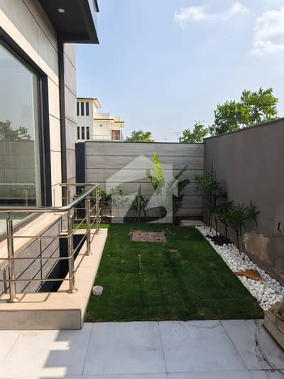 Elegant 10 Marla Designer House| Prime Location on 150 Ft Road DHA Phase 7