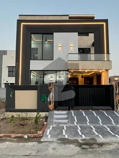 5 Full House Available For Rent In Bahria Nasheman Lahore