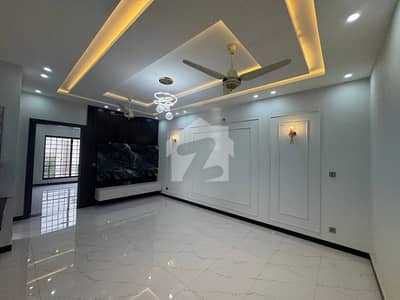 10 Marla House Available For Rent In Bahria Phase 5