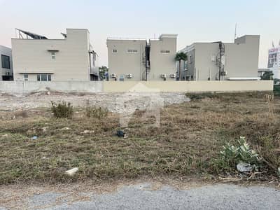 1 Kanal Pair Plot Urgent For Sale in DHA Phase 7 Block U Prime Location