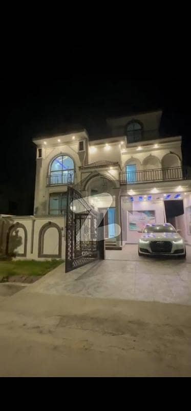 10 Marla House Available For Rent In A Block