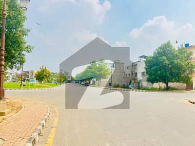 لیک سٹی - سیکٹر ایم-7اے لیک سٹی,رائیونڈ روڈ,لاہور میں 7 مرلہ رہائشی پلاٹ 1.87 کروڑ میں برائے فروخت۔