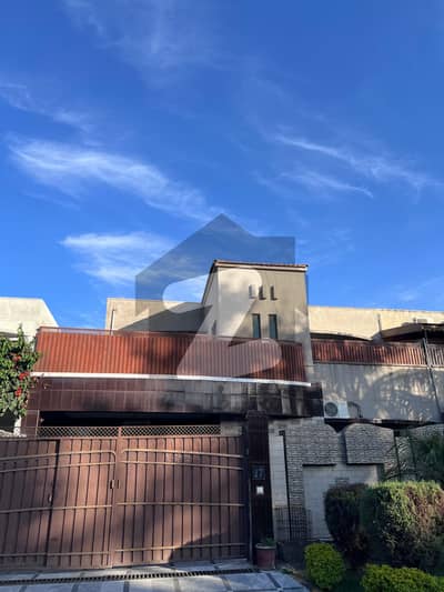 12 Marla Beautiful House For Sale
