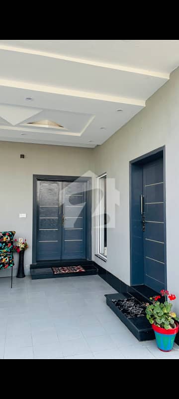 DHA Phase 4, 01 Kanal, Fully Furnished Bedroom For Rent. Original Pics Attached.
