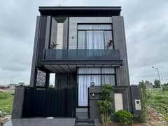 5 MARLA BRAND NEW UNIQUE & STYLISH HOUSE FOR SALE