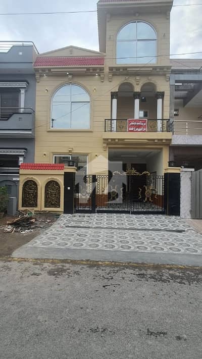 پارک ویو سٹی ۔ ٹوپز بلاک پارک ویو سٹی,لاہور میں 4 کمروں کا 5 مرلہ مکان 1.9 کروڑ میں برائے فروخت۔ پارک ویو سٹی ۔ ٹوپز بلاک پارک ویو سٹی,لاہور میں 4 کمروں کا 5 مرلہ مکان 1.9 کروڑ میں برائے فروخت۔