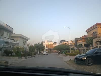 F 10/2 Residential Plot Available 60*90 In Close And Street.