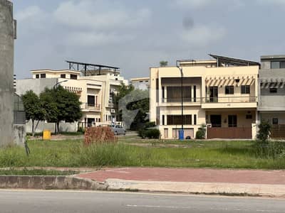 Bahria enclave islamabad 5 Marla prime location plot in sector N for Sale