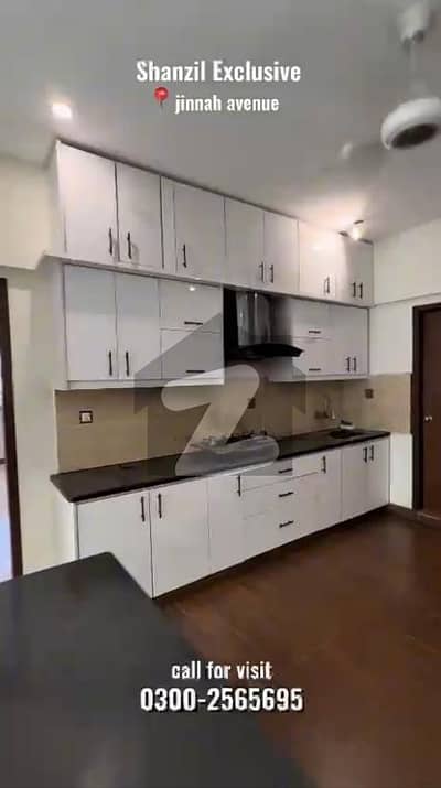 جناح ایونیو کراچی میں 4 کمروں کا 1 کنال فلیٹ 5.5 کروڑ میں برائے فروخت۔