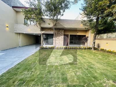 ایف ۔ 6 اسلام آباد میں 4 کمروں کا 1 کنال مکان 4.0 لاکھ میں کرایہ پر دستیاب ہے۔