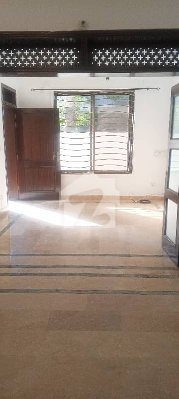 Ground Portion For Rent Prime Location
