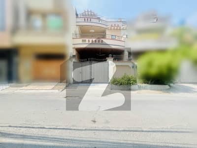 سمن آباد لاہور میں 5 کمروں کا 8 مرلہ مکان 3.85 کروڑ میں برائے فروخت۔ سمن آباد لاہور میں 5 کمروں کا 8 مرلہ مکان 3.85 کروڑ میں برائے فروخت۔