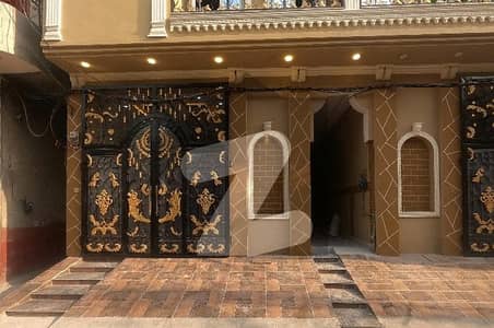 Prime Location House For Grabs In 4 Marla Samanabad