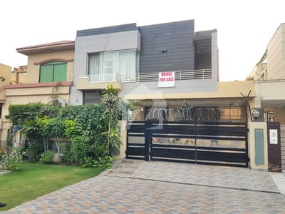 10-Marla Slightly Used House For Sale At Prime Location Near Park Commecial