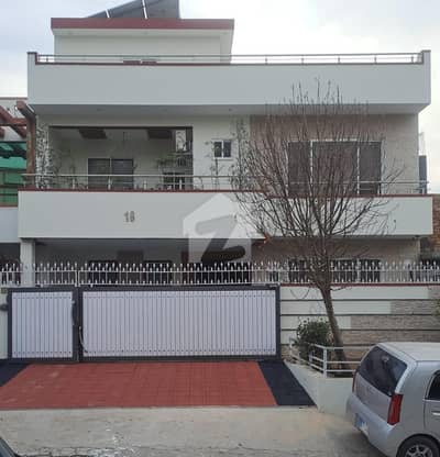 30x60 Beautifull (Parkface )House For Sale In G-13 30x60 Beautifull (Parkface )House For Sale In G-13
