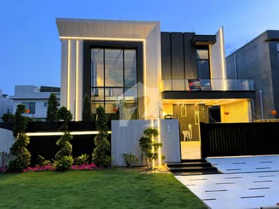 1 Kanal Beautiful Unique Modern Designed House With Luxury In DHA Phase 6