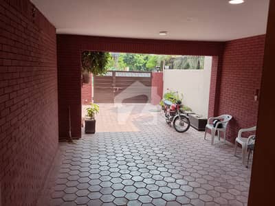 ڈی ایچ اے فیز 3 ڈیفنس (ڈی ایچ اے),لاہور میں 4 کمروں کا 1 کنال مکان 3.75 لاکھ میں کرایہ پر دستیاب ہے۔ ڈی ایچ اے فیز 3 ڈیفنس (ڈی ایچ اے),لاہور میں 4 کمروں کا 1 کنال مکان 3.75 لاکھ میں کرایہ پر دستیاب ہے۔
