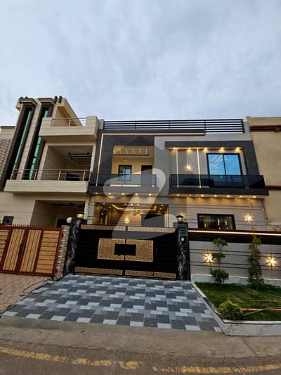 سٹی ہاؤسنگ سکیم جہلم میں 4 کمروں کا 7 مرلہ مکان 2.8 کروڑ میں برائے فروخت۔