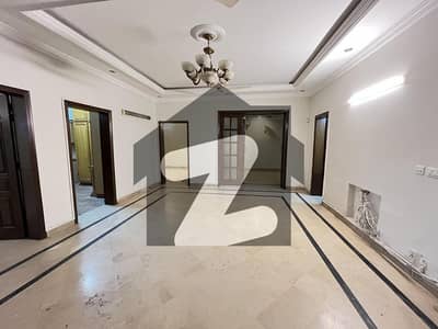 ایف ۔ 11 اسلام آباد میں 6 کمروں کا 16 مرلہ مکان 4.2 لاکھ میں کرایہ پر دستیاب ہے۔