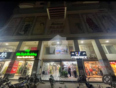 نارتھ ناظم آباد کراچی میں 1 کنال Studio دکان 18.75 کروڑ میں برائے فروخت۔