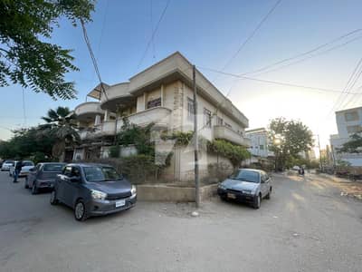 Ground + 1 | 300 Sqyd | 3 Bed DD On Each Floor | Corner House For Sale - Gulistan-E-Johar Block 12