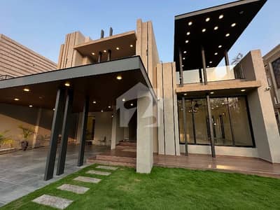 ڈی ایچ اے ڈیفینس فیز 2 ڈی ایچ اے ڈیفینس,اسلام آباد میں 6 کمروں کا 1 کنال مکان 2.7 لاکھ میں کرایہ پر دستیاب ہے۔
