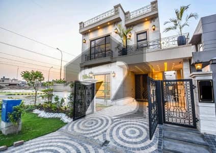 5 Marla Top Quality Build Luxurious Beautiful Design Villa For Sale In DHA Lahore Phase 9 Town Prime Location