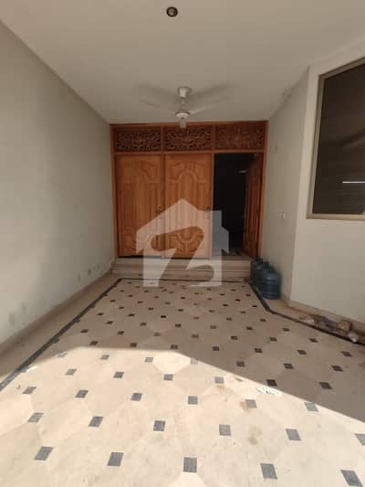 جی ۔ 13 اسلام آباد میں 3 کمروں کا 11 مرلہ زیریں پورشن 1.05 لاکھ میں کرایہ پر دستیاب ہے۔