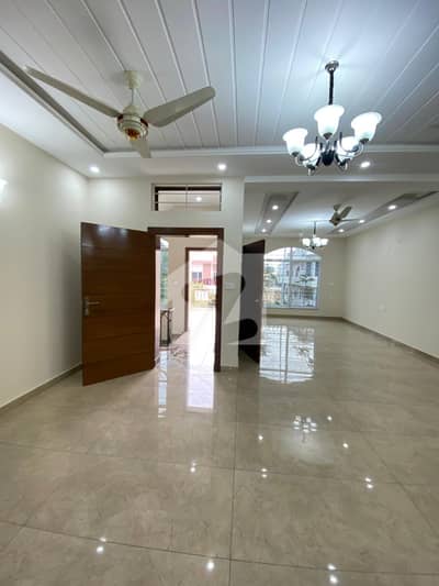 8 Marla Upper Portion For Rent