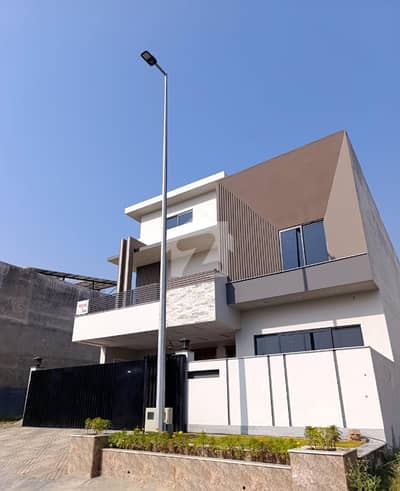 10 Marla Brand New House for Sale