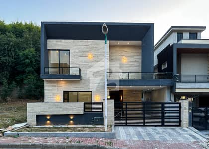 12 Marla Modern House With Lawn Overseas 2 Bahria Town Phase 8