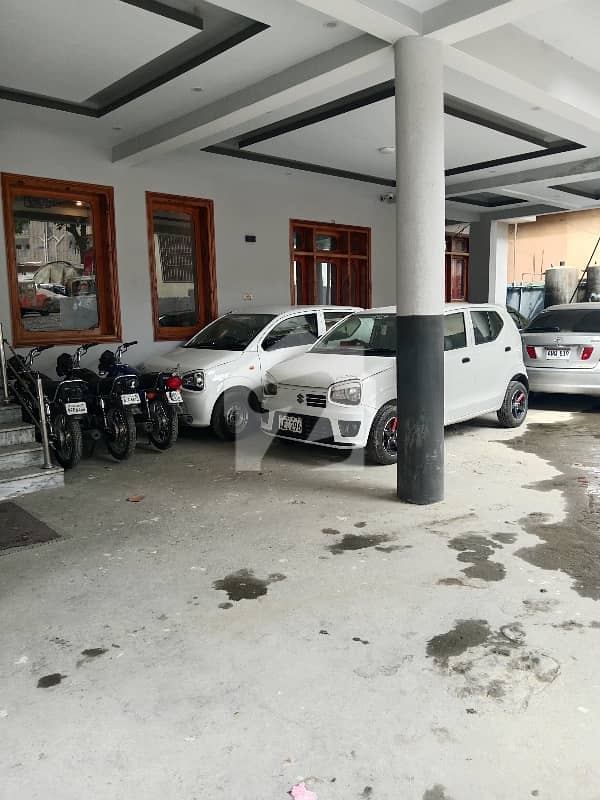 موٹل ایریا ناران میں 10 کمروں کا 1 کنال مکان 25.0 کروڑ میں برائے فروخت۔ موٹل ایریا ناران میں 10 کمروں کا 1 کنال مکان 25.0 کروڑ میں برائے فروخت۔