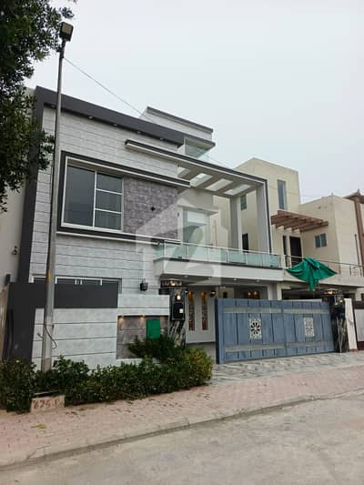 10 Marla Residential House For Sale In Quaid Block, Nearby Commercial Market, School, Mosque And Health Care Canter