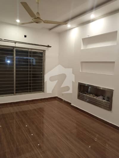 1 KANAL UPPER PORTION AVAILABLE FOR RENT IN DHA EME SOCIETY LAHORE.