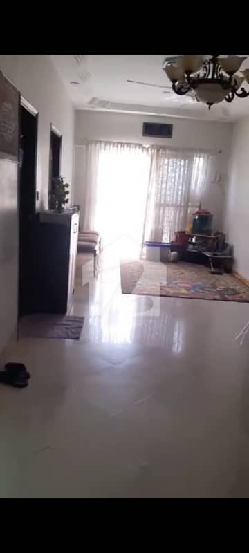 طارق روڈ کراچی میں 3 کمروں کا 8 مرلہ بالائی پورشن 3.5 کروڑ میں برائے فروخت۔ طارق روڈ کراچی میں 3 کمروں کا 8 مرلہ بالائی پورشن 3.5 کروڑ میں برائے فروخت۔