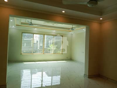 14 MARLA FURNISHED HOUSE AVAILABLE FOR RENT IN GARDEN TOWN.