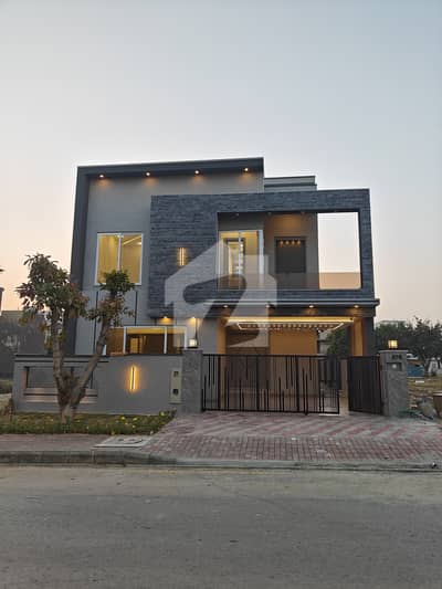 Brand New Luxury 10 Marla House for Sale| Prime Location| Bahria Town