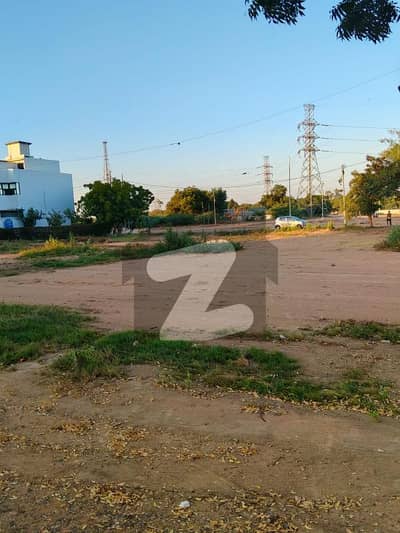 WEST OPEN PLOT AVAILABLE FOR SALE IN CANTT BAZAR